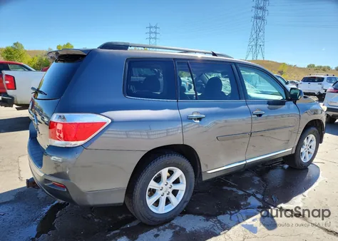 2013 Toyota Highlander Base z USA, uszkodzony, nr VIN 5TDBK3EH6DS237274